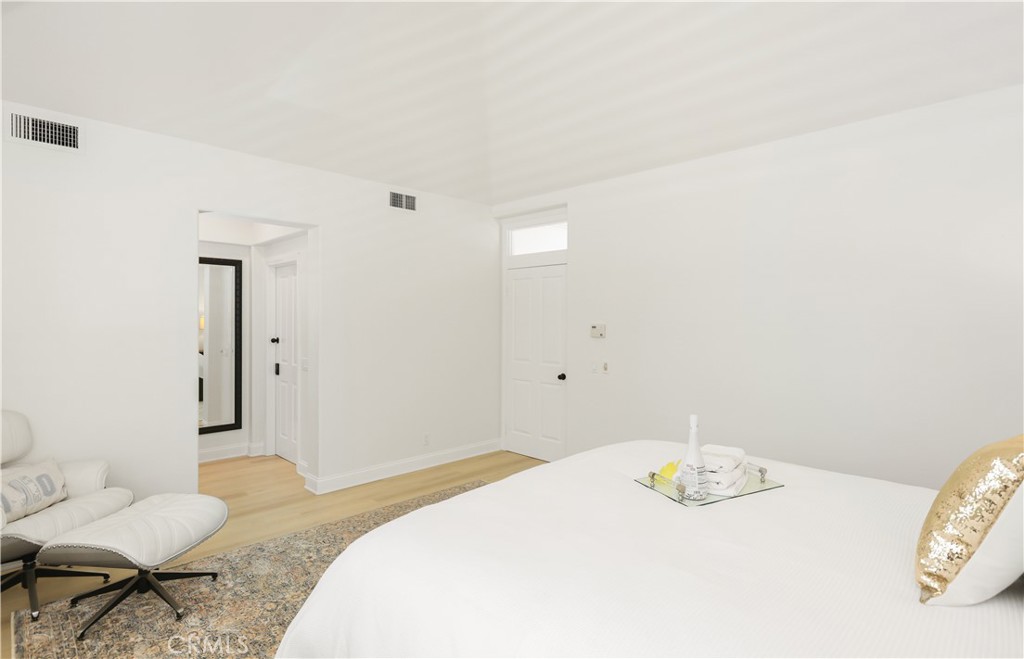 7 Lyon Property Photo 15