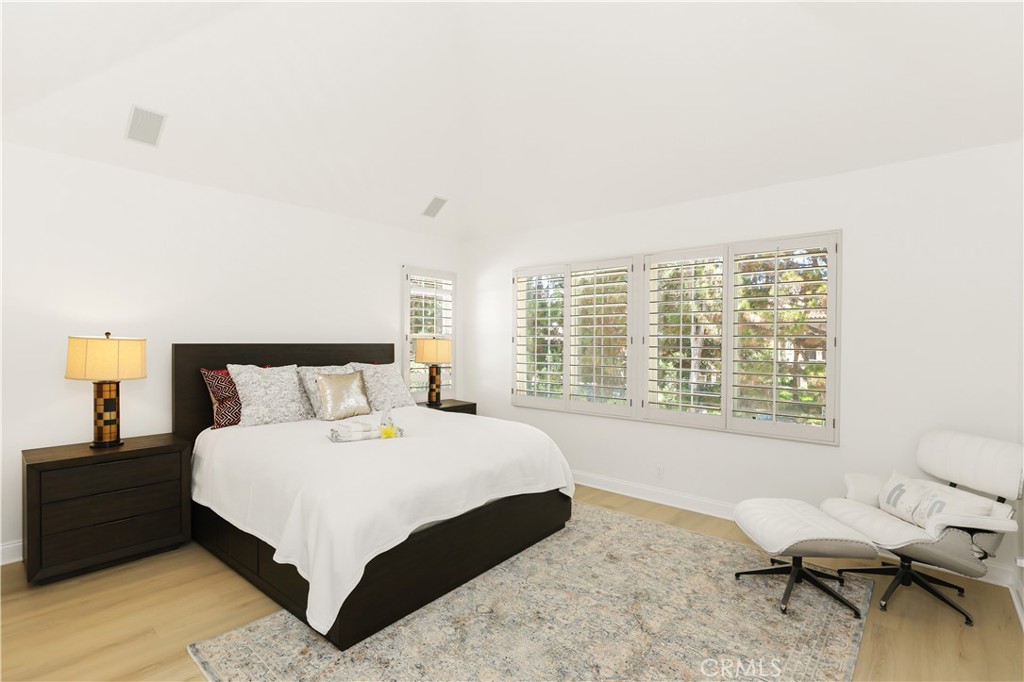 7 Lyon Property Photo 21