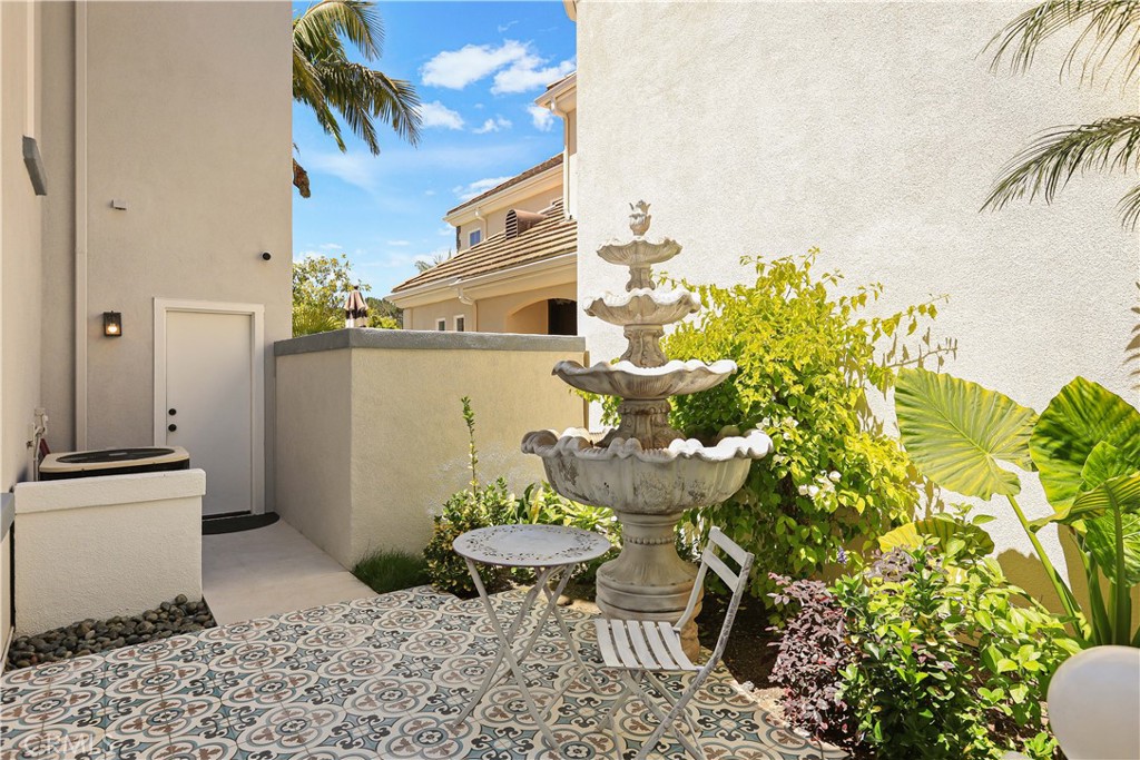 7 Lyon Property Photo 28