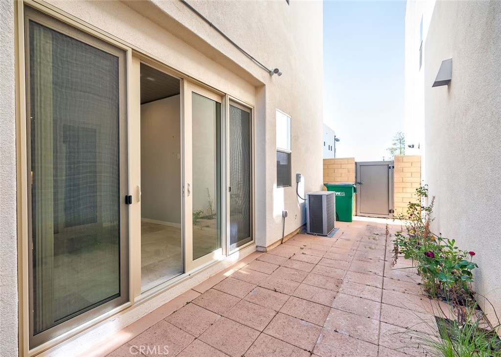 156 Scale Property Photo 4