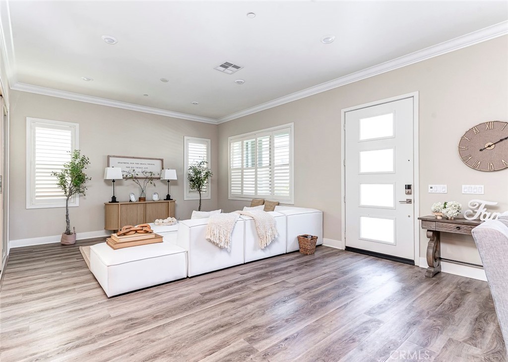 156 Scale Property Photo 6