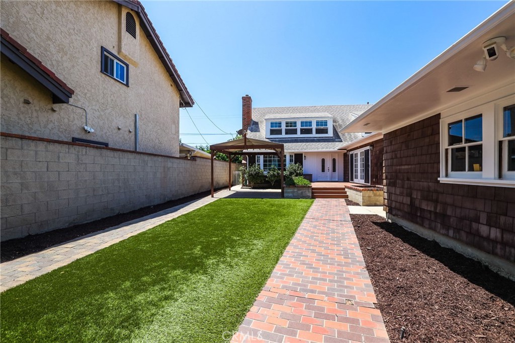 247 23rd Street Property Photo 3