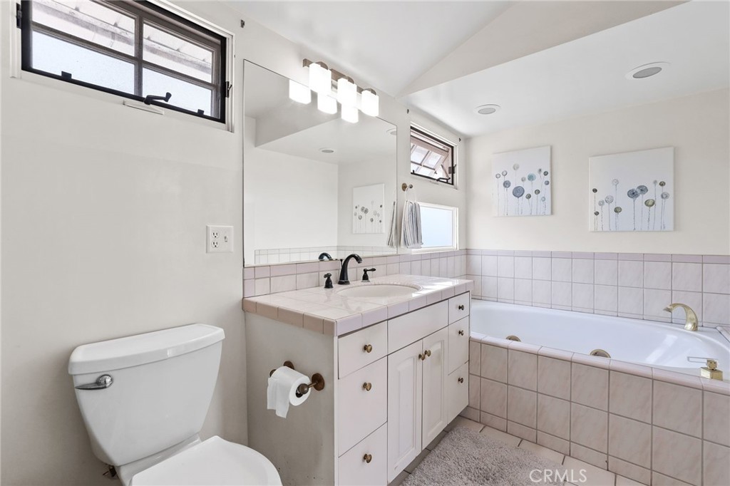 247 23rd Street Property Photo 32
