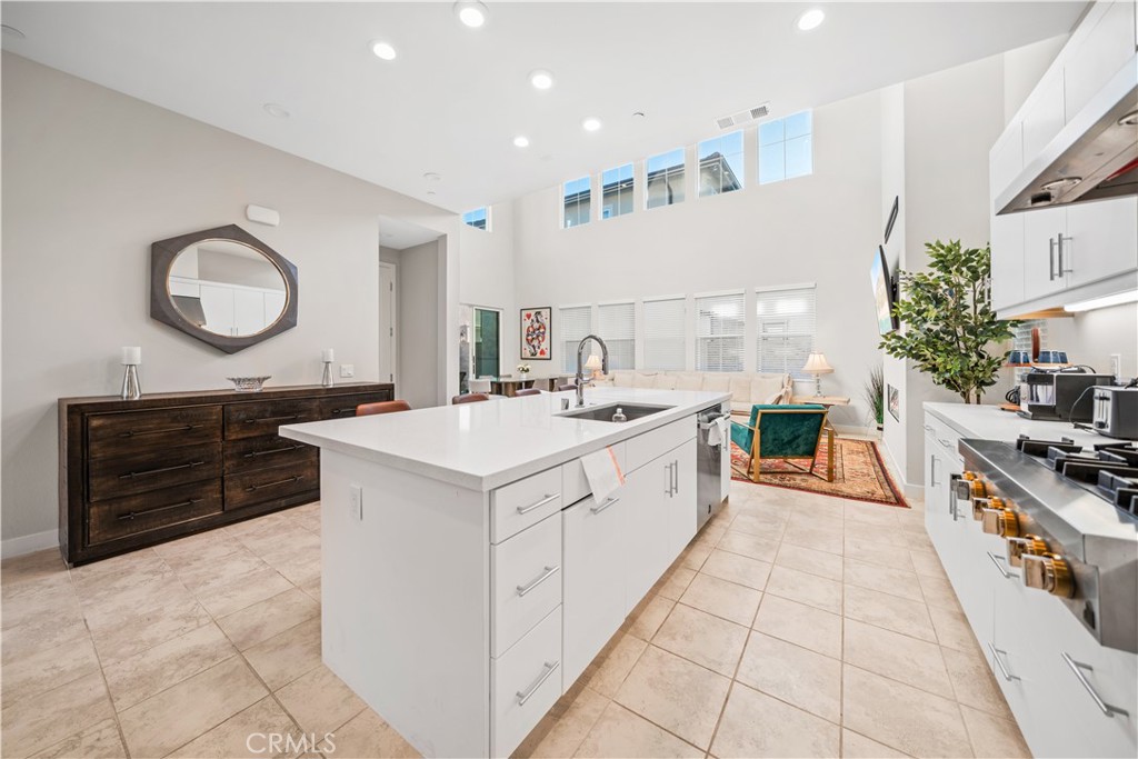 151 Fremont Property Photo 11