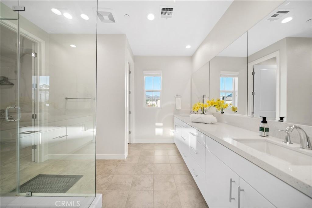 151 Fremont Property Photo 18