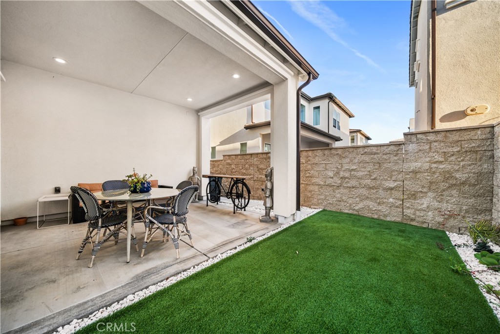 151 Fremont Property Photo 34