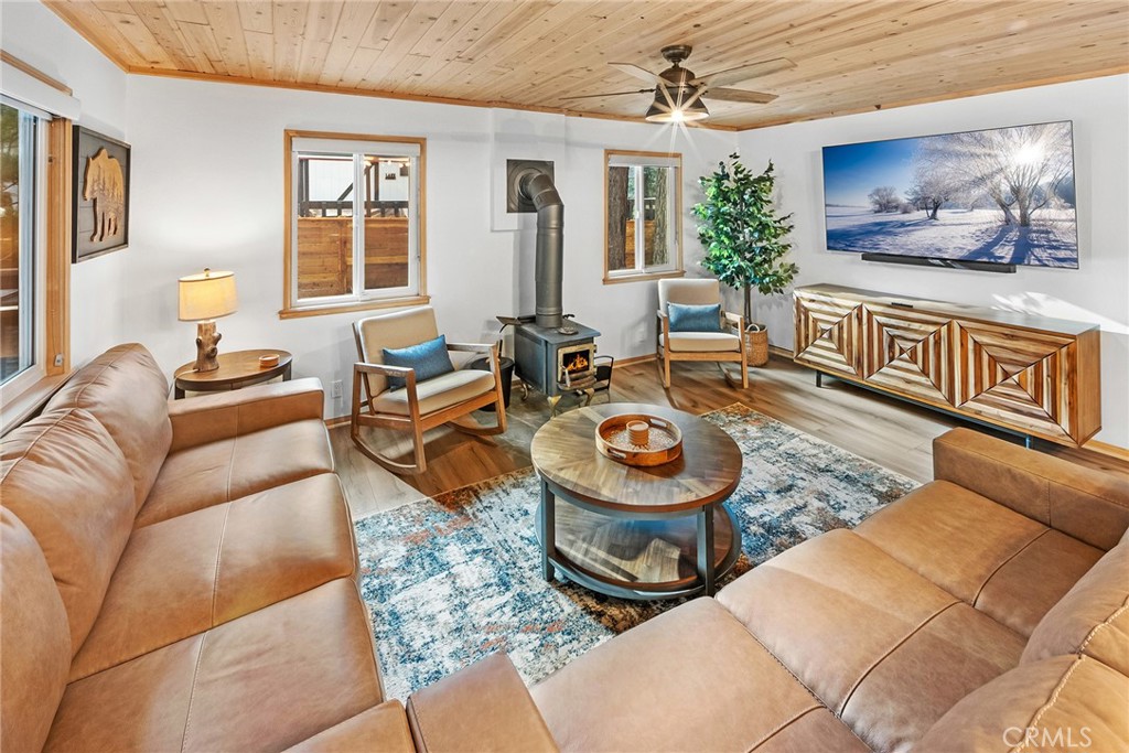 39023 Waterview Property Photo 5