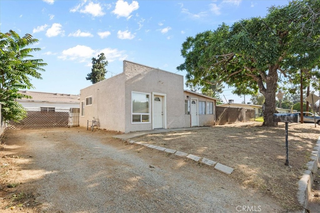 893 E 5th Property Photo 1