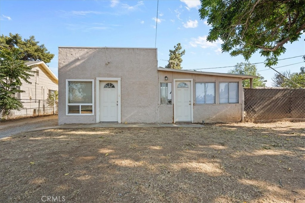 893 E 5th Property Photo 2