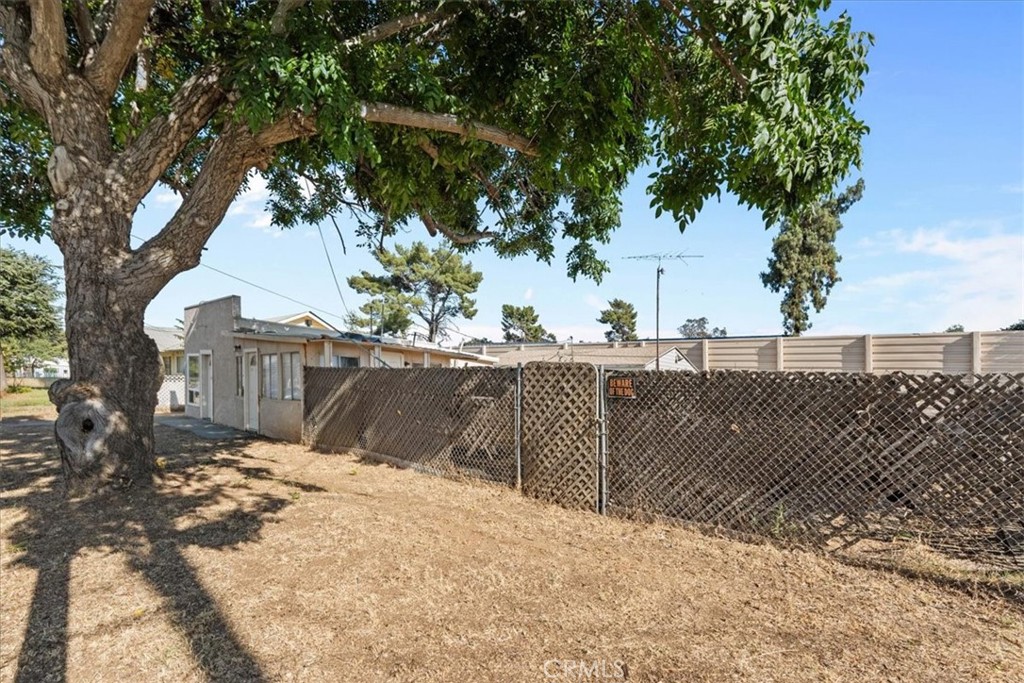 893 E 5th Property Photo 3