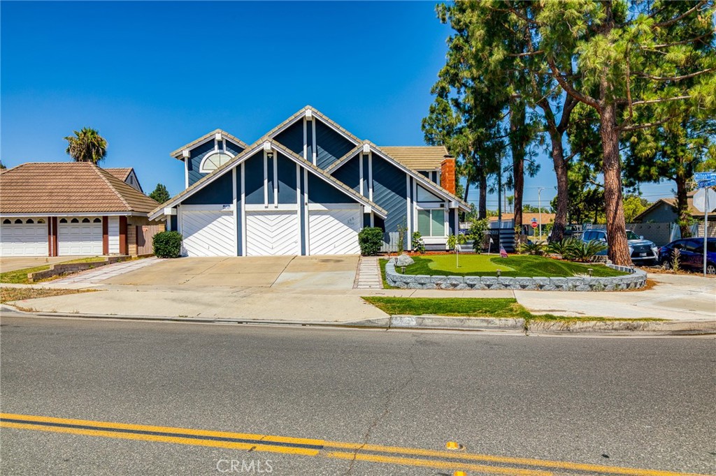 105 S Milton Property Photo 1