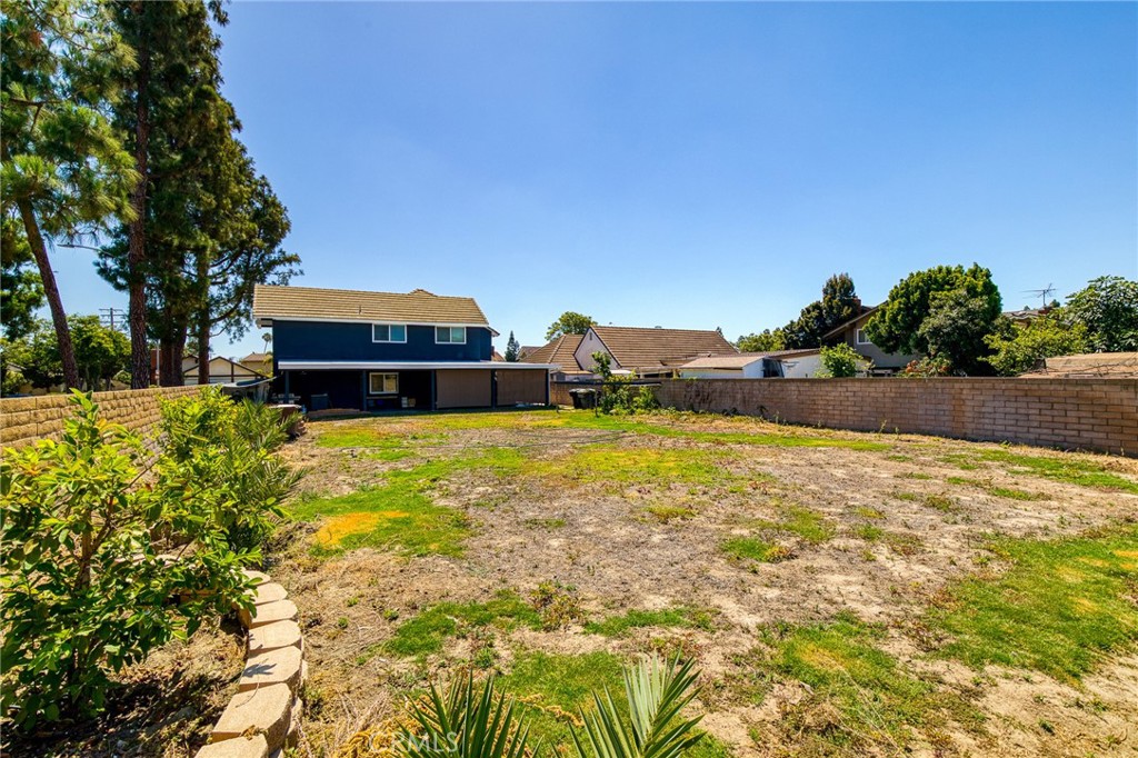 105 S Milton Property Photo 3