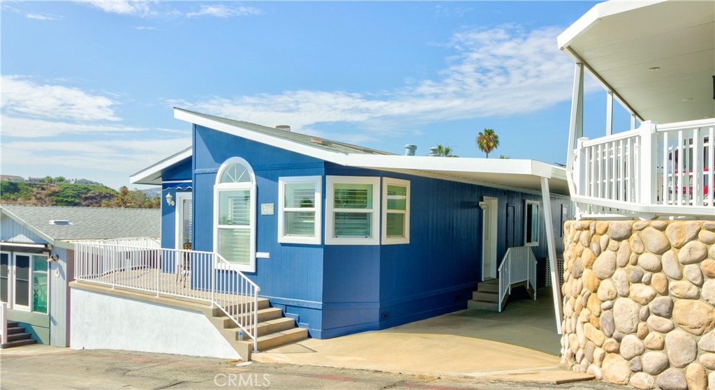 306 Beach Drive Property Photo 3