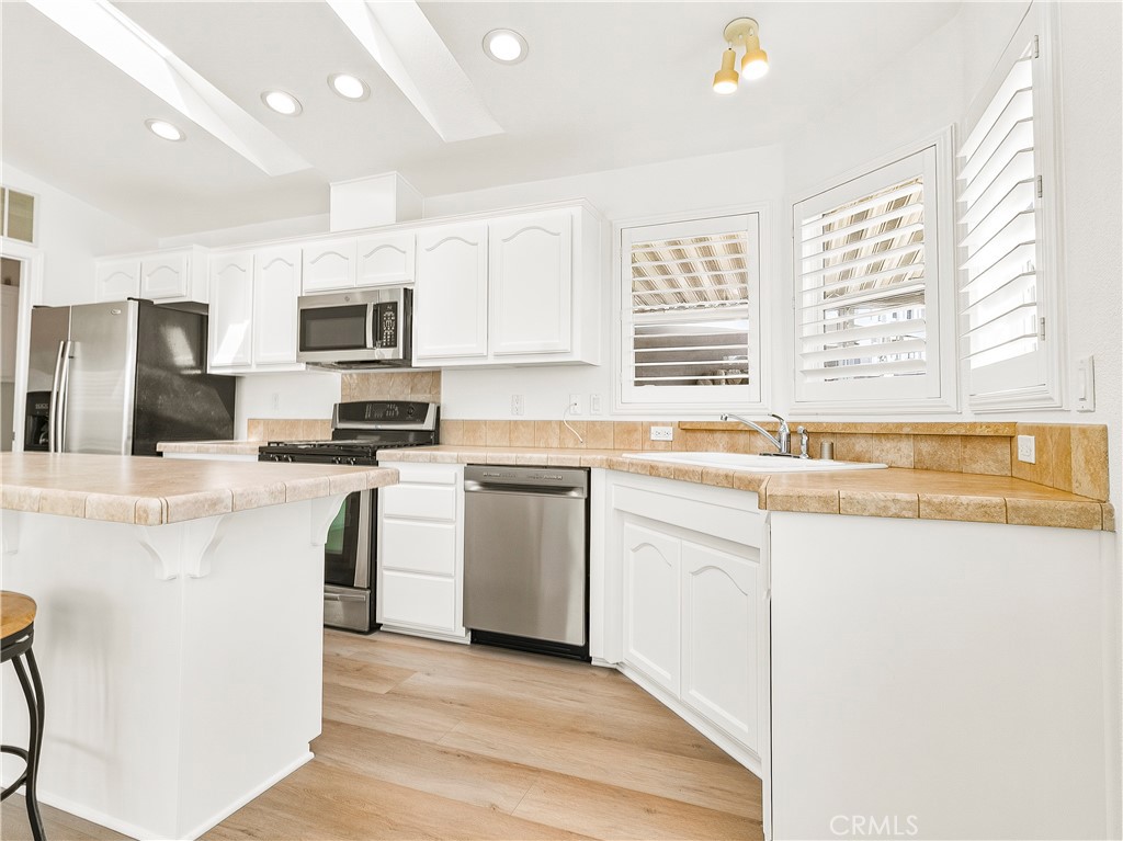 306 Beach Drive Property Photo 14