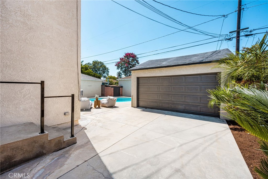 6008 Village Property Photo 26