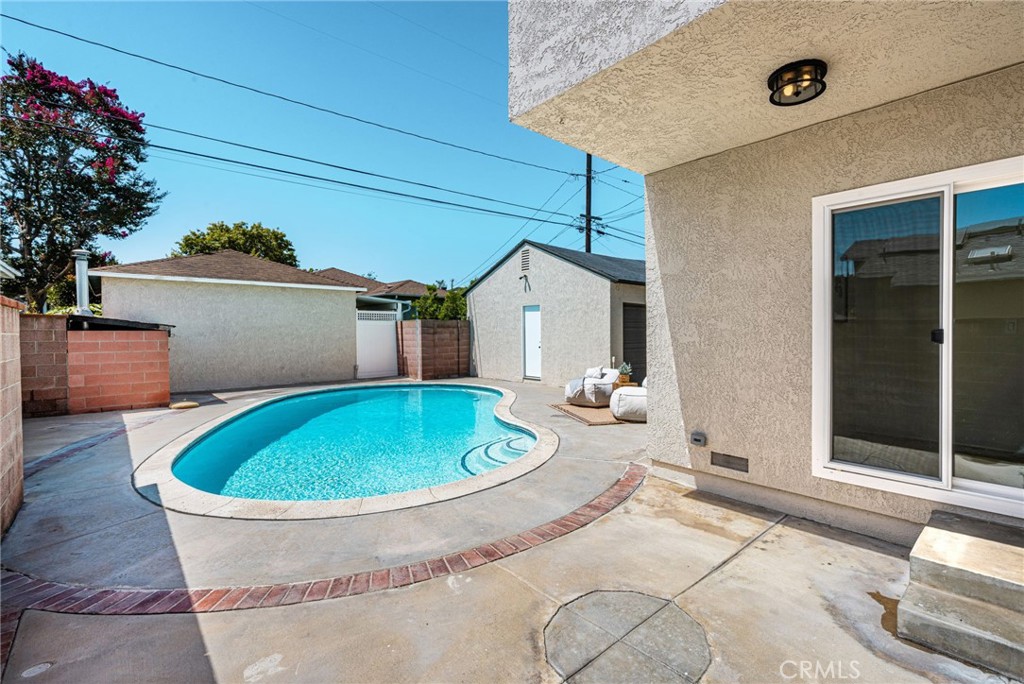 6008 Village Property Photo 32