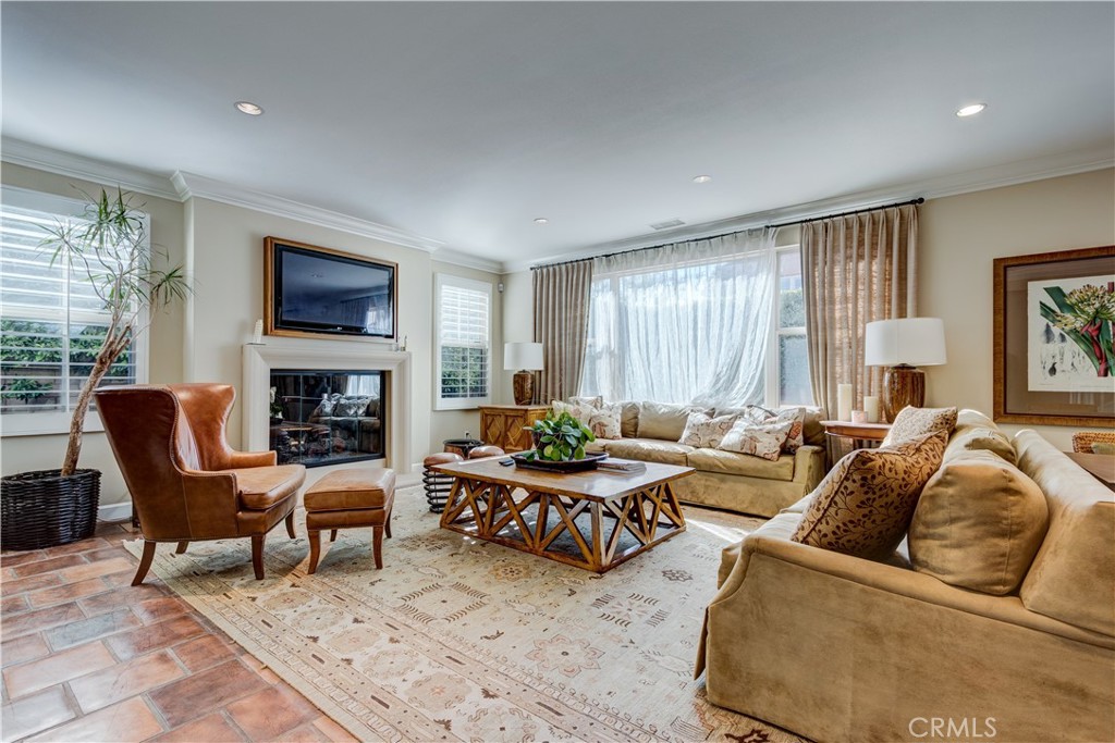 34 Great Lawn Property Photo 7