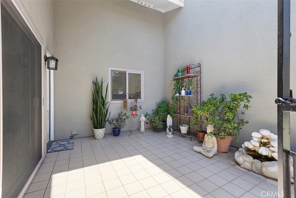 8933 Yolo 1307-b Property Photo 4