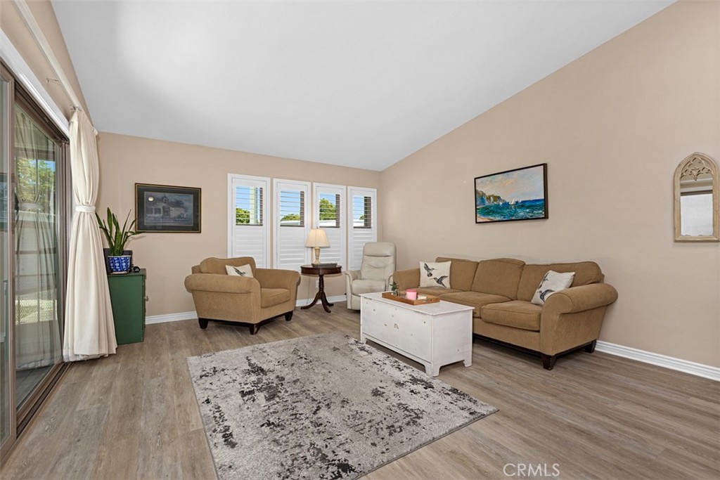 8933 Yolo 1307-b Property Photo 11