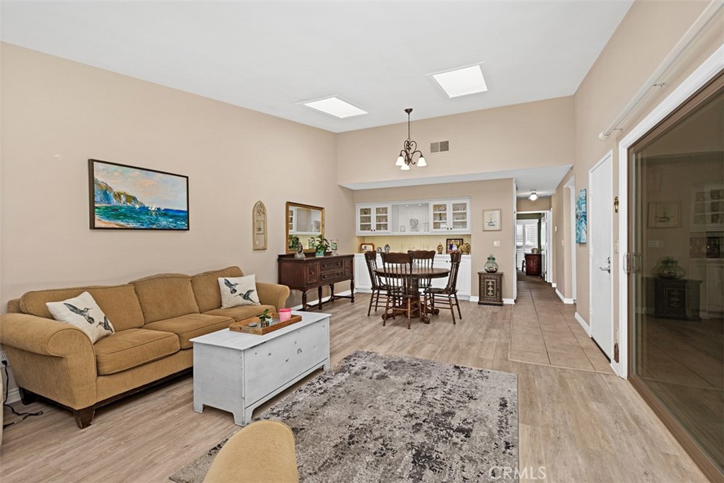 8933 Yolo 1307-b Property Photo 12