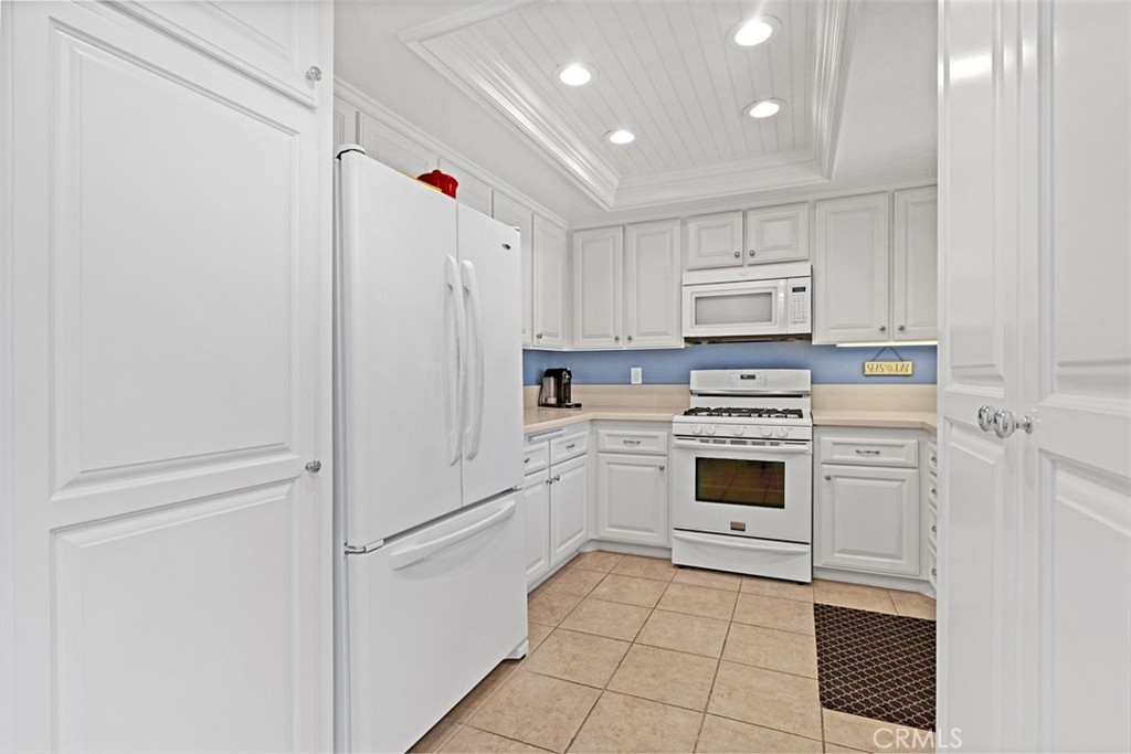 8933 Yolo 1307-b Property Photo 16