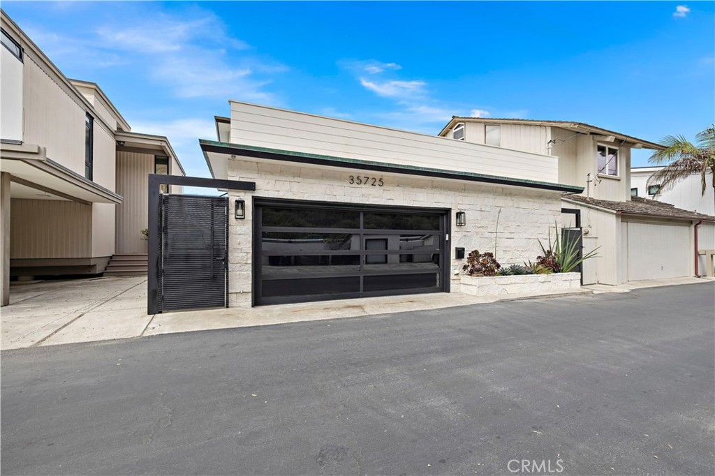 35725 Beach Road Property Photo 2
