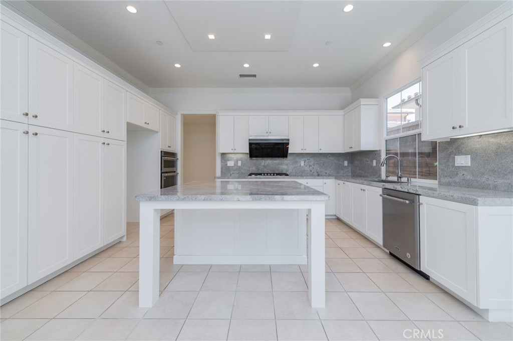 60 Quentin Property Photo 2