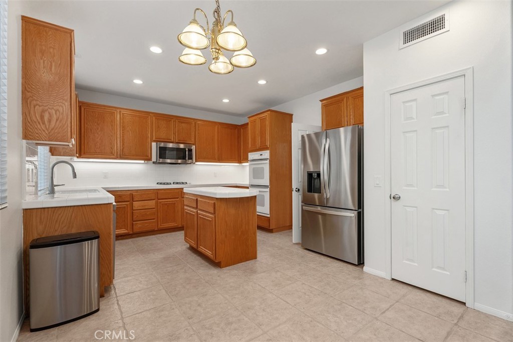 24985 Pam Court Property Photo 7