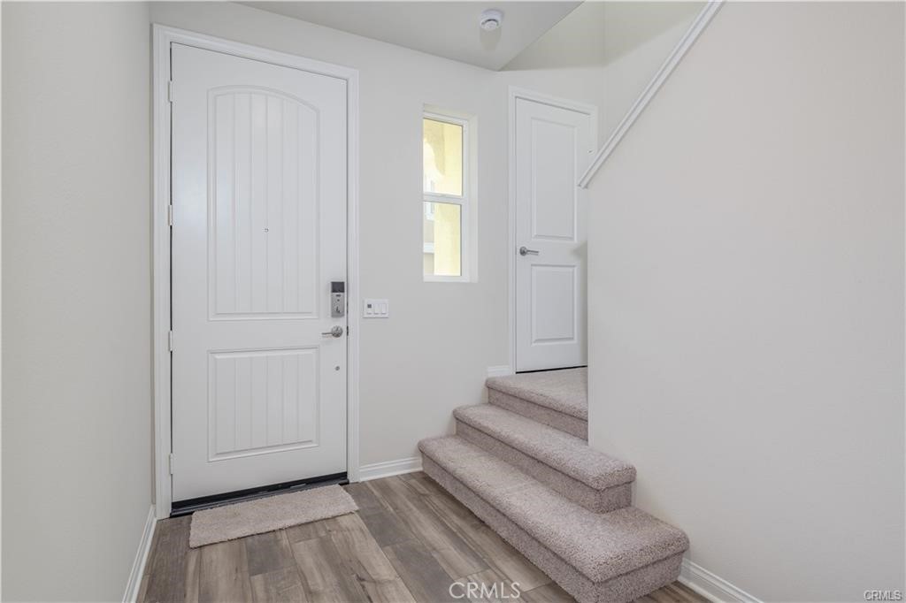 466 Meyer Place Property Photo 6