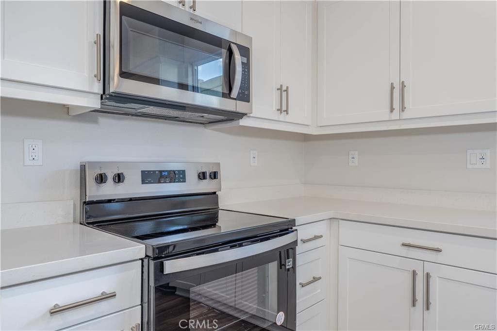 466 Meyer Place Property Photo 12