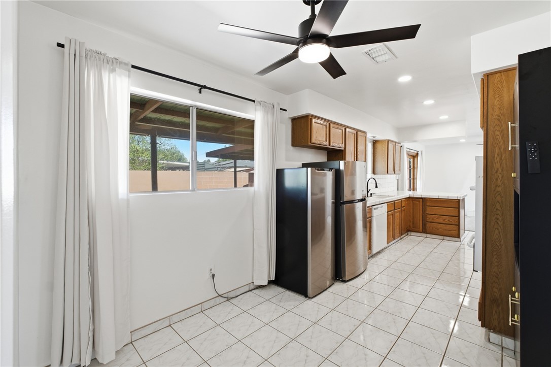 4305 Axminster Property Photo 14