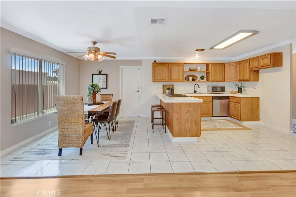 17242 Medallion Property Photo 7