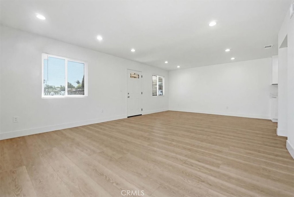 307 N Tustin B Property Photo 8