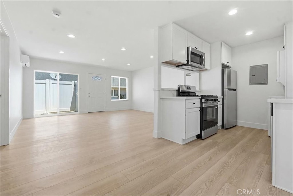 307 N Tustin C Property Photo 1