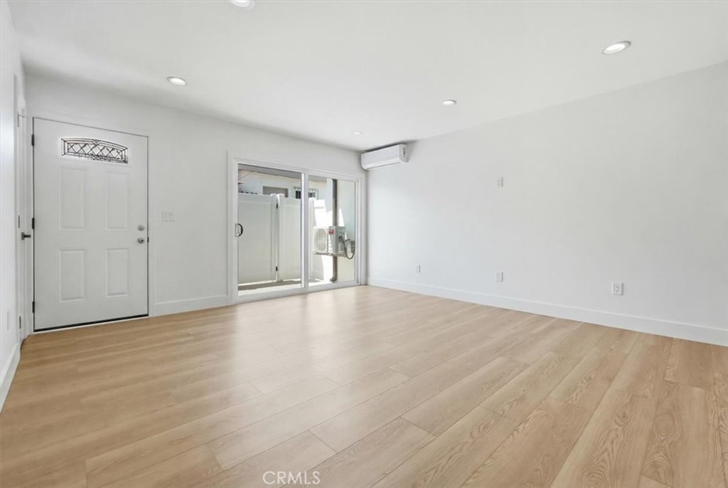307 N Tustin D Property Photo 2