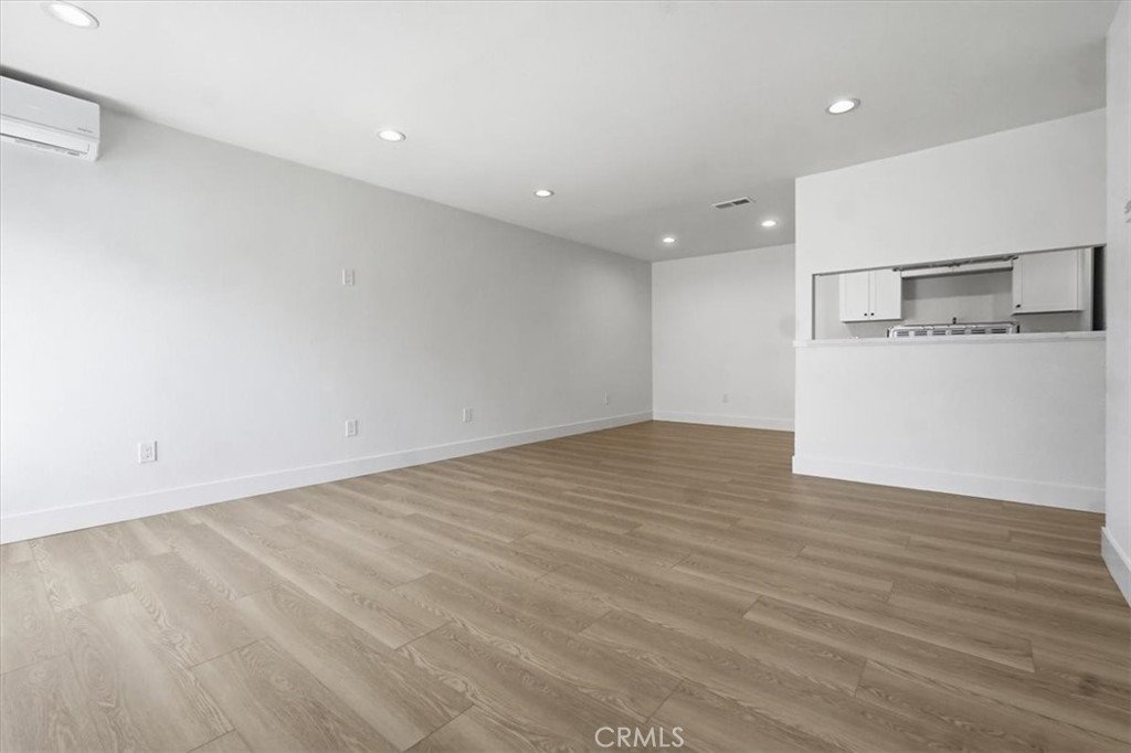 307 N Tustin D Property Photo 4