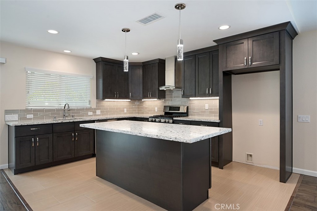 602 Carnation Property Photo 3