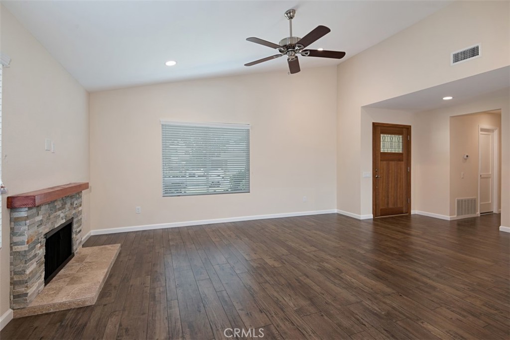 602 Carnation Property Photo 4