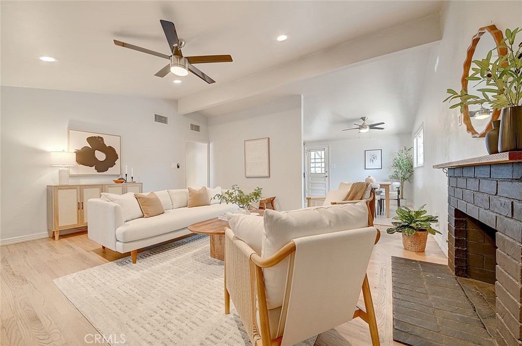 2044 W Spruce Avenue Property Photo 1