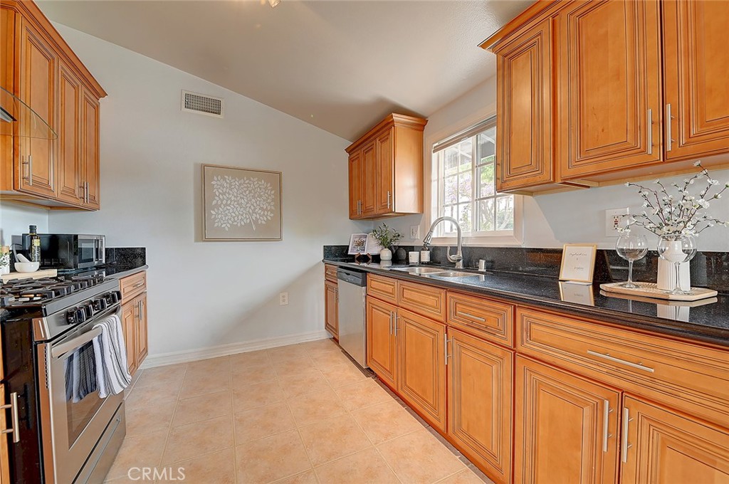 2044 W Spruce Avenue Property Photo 14