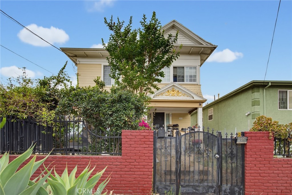 1107 S Mariposa Avenue Property Photo 1