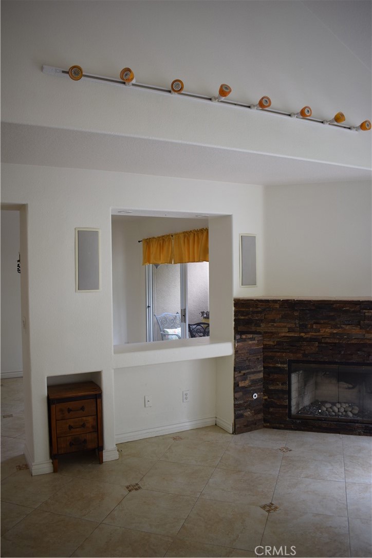 717 S.glenhurst Drive Property Photo 8