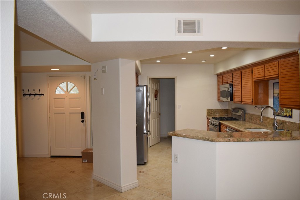 717 S.glenhurst Drive Property Photo 9