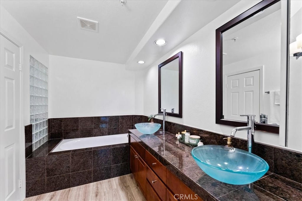 2253 Martin 207 Property Photo 17