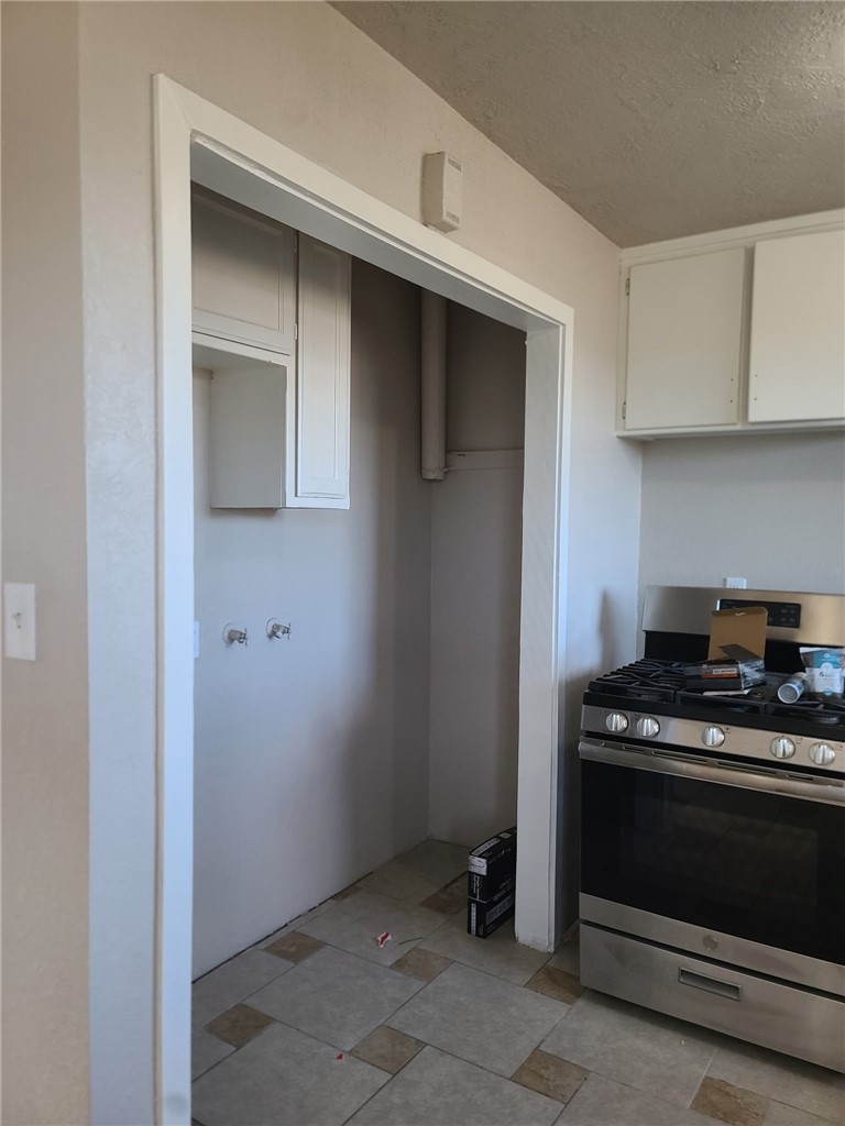 1012 E Navajo Property Photo 3