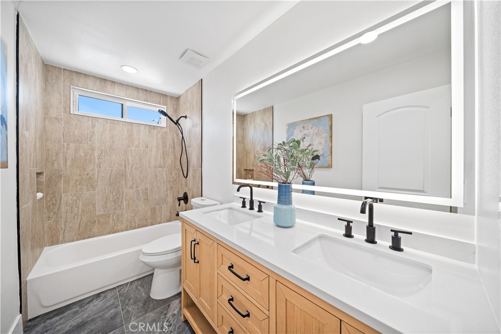 22821 Costa Bella Drive Property Photo 27