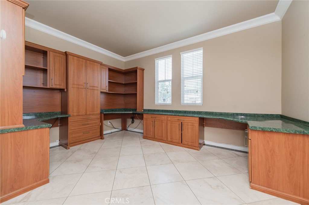 25111 Cliffrose Property Photo 8