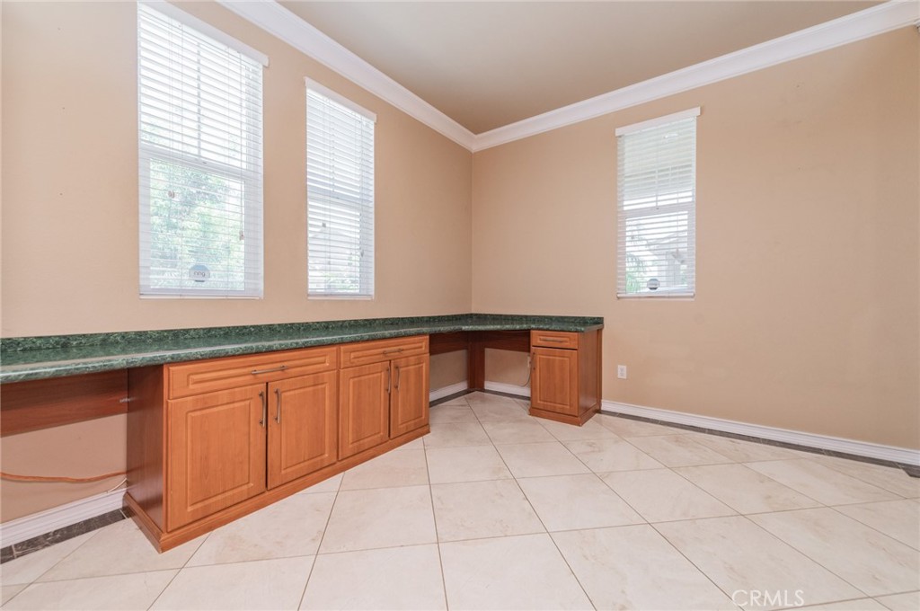 25111 Cliffrose Property Photo 9