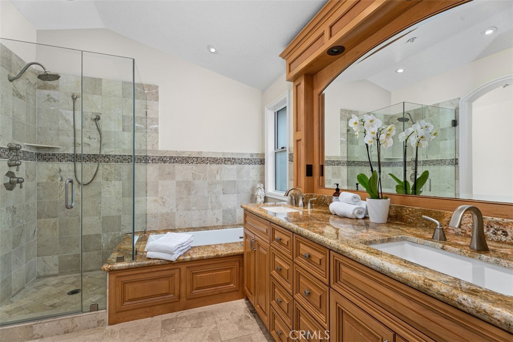 25 Cassis Property Photo 7