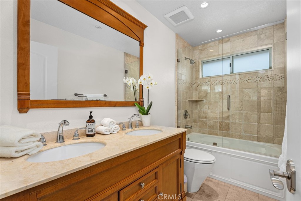 25 Cassis Property Photo 9